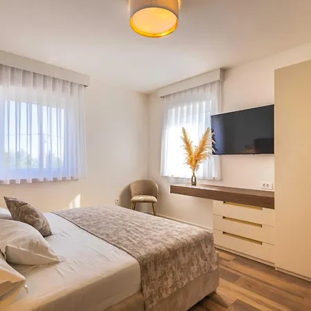 Navis Villa