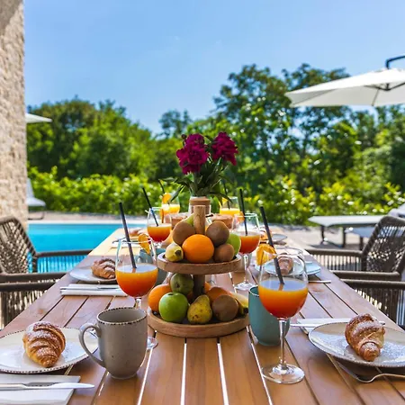 Navis Villa